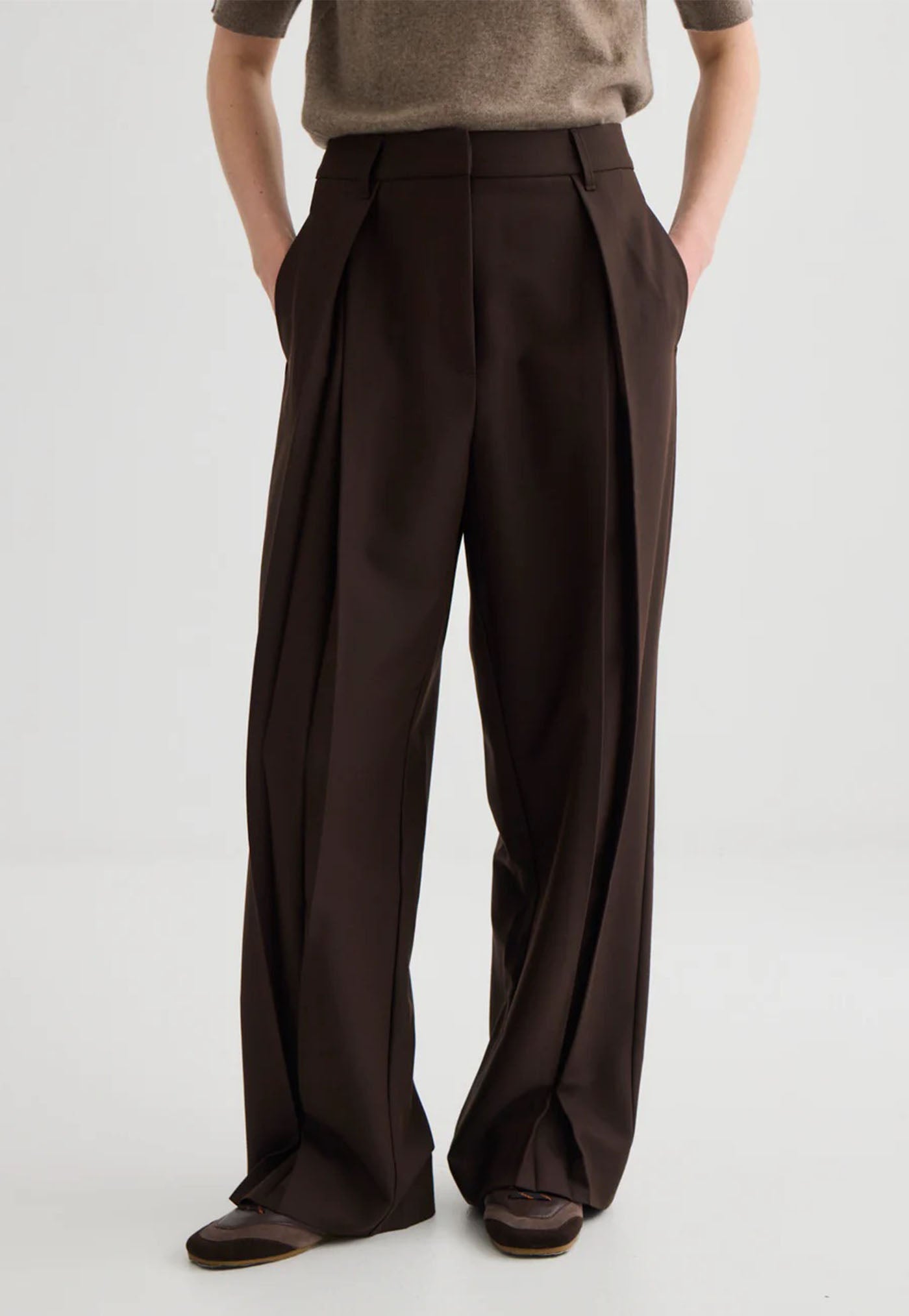 Invert Pleat Trouser - Truffle
