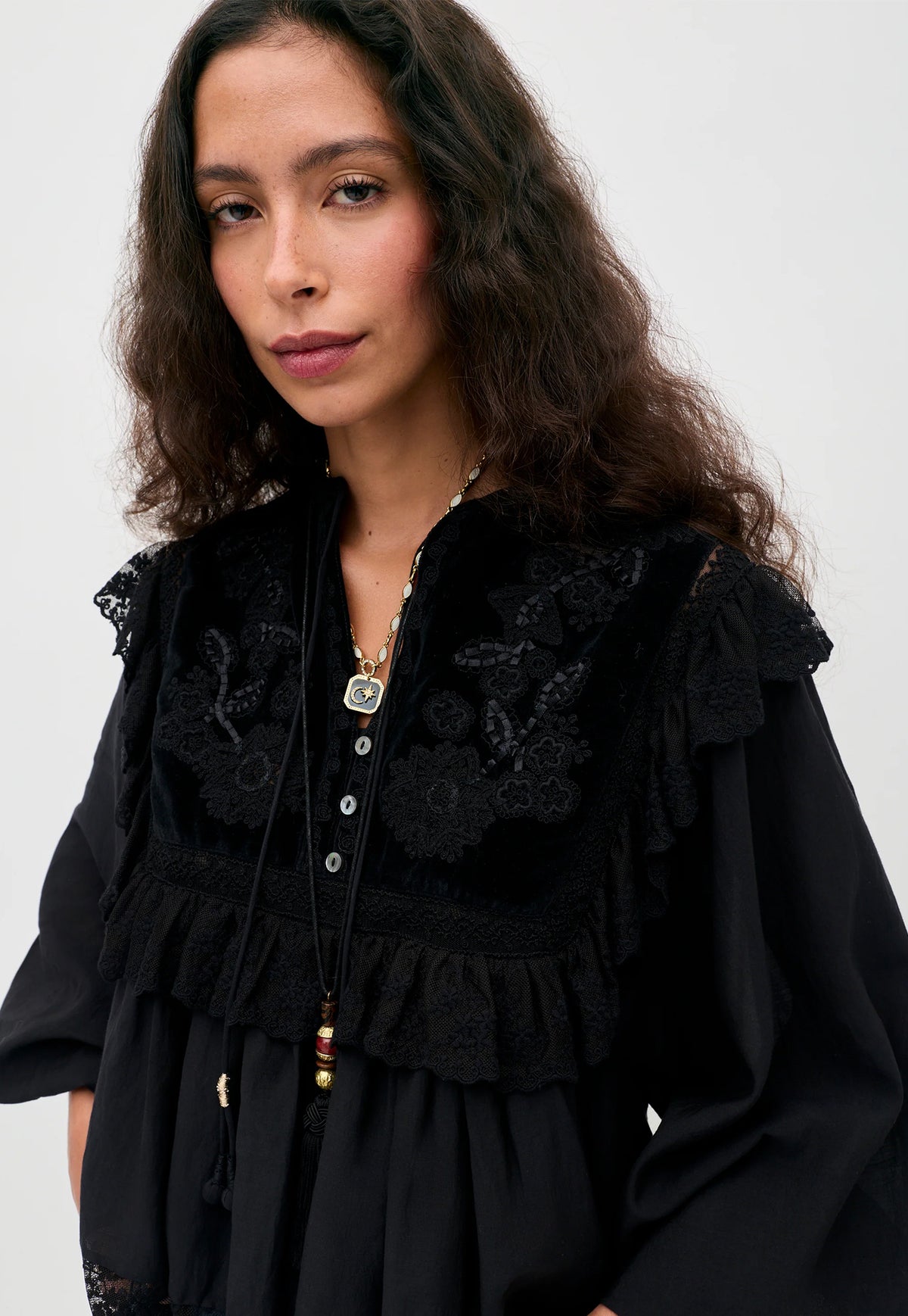 Diann Top - Lilly Embroidery Black