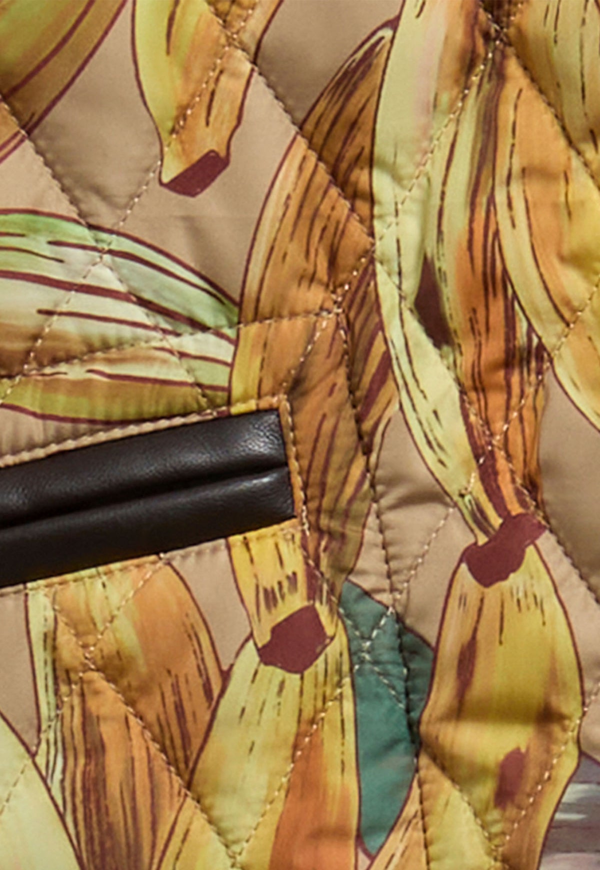 Barbour x Farm Rio Reversible Alpinias Quilted Liner - Banana Grove/Rustic