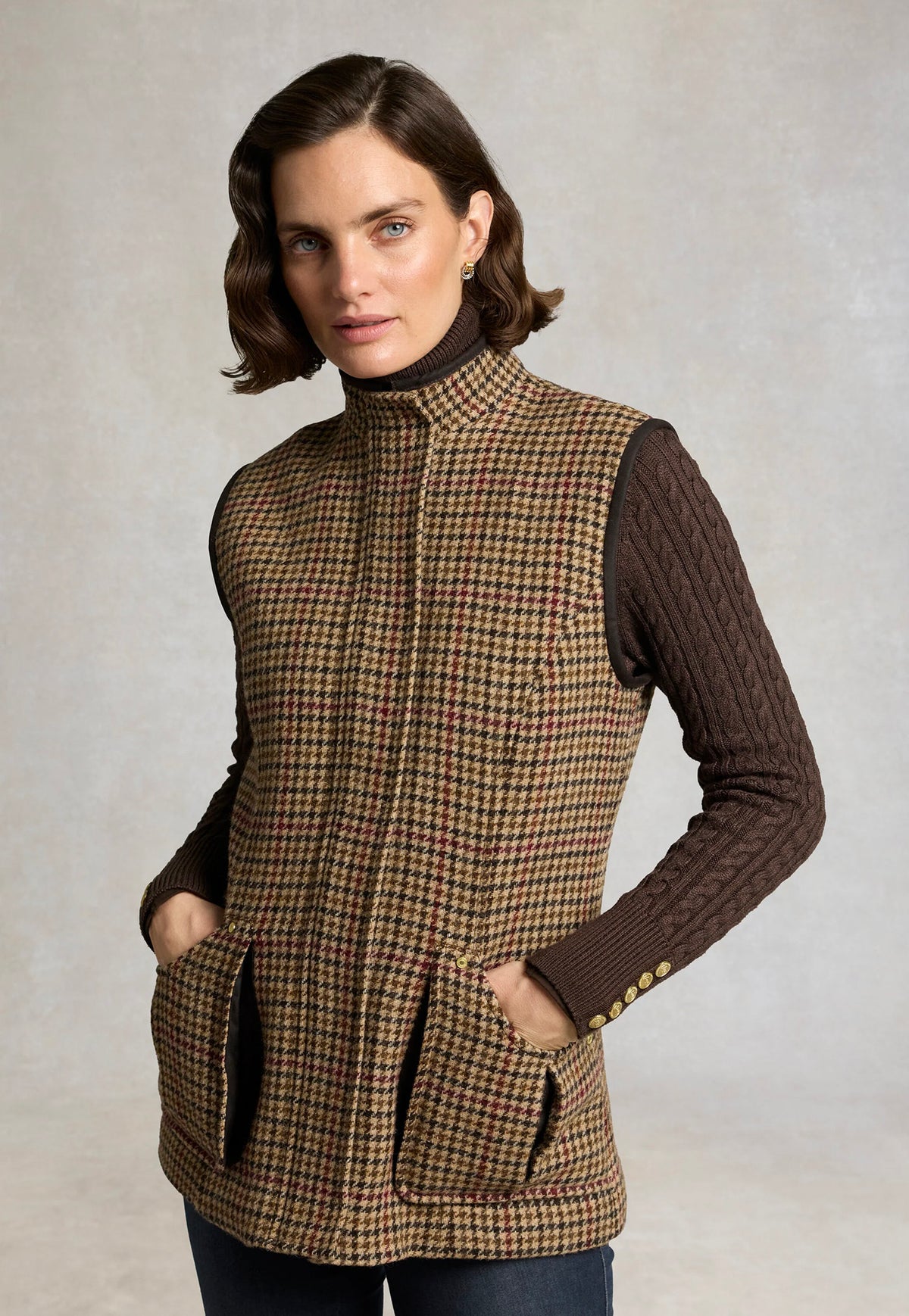 Holland Cooper Country Classic Tweed Gilet in Cotswold Tweed, featuring a tailored silhouette, British Millerain waxed collar, diamond-quilted lining and front zip fastening