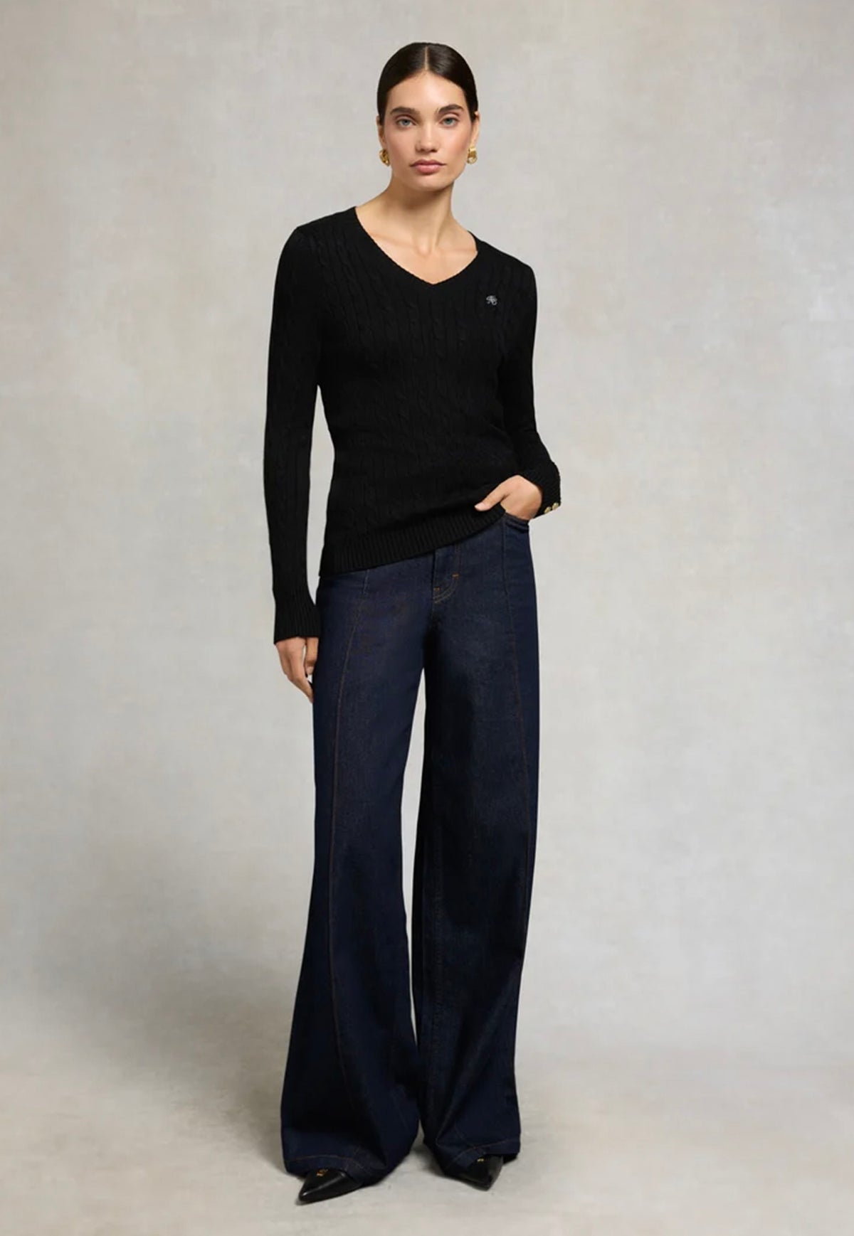 Seattle Cable V-Neck Knit - Black