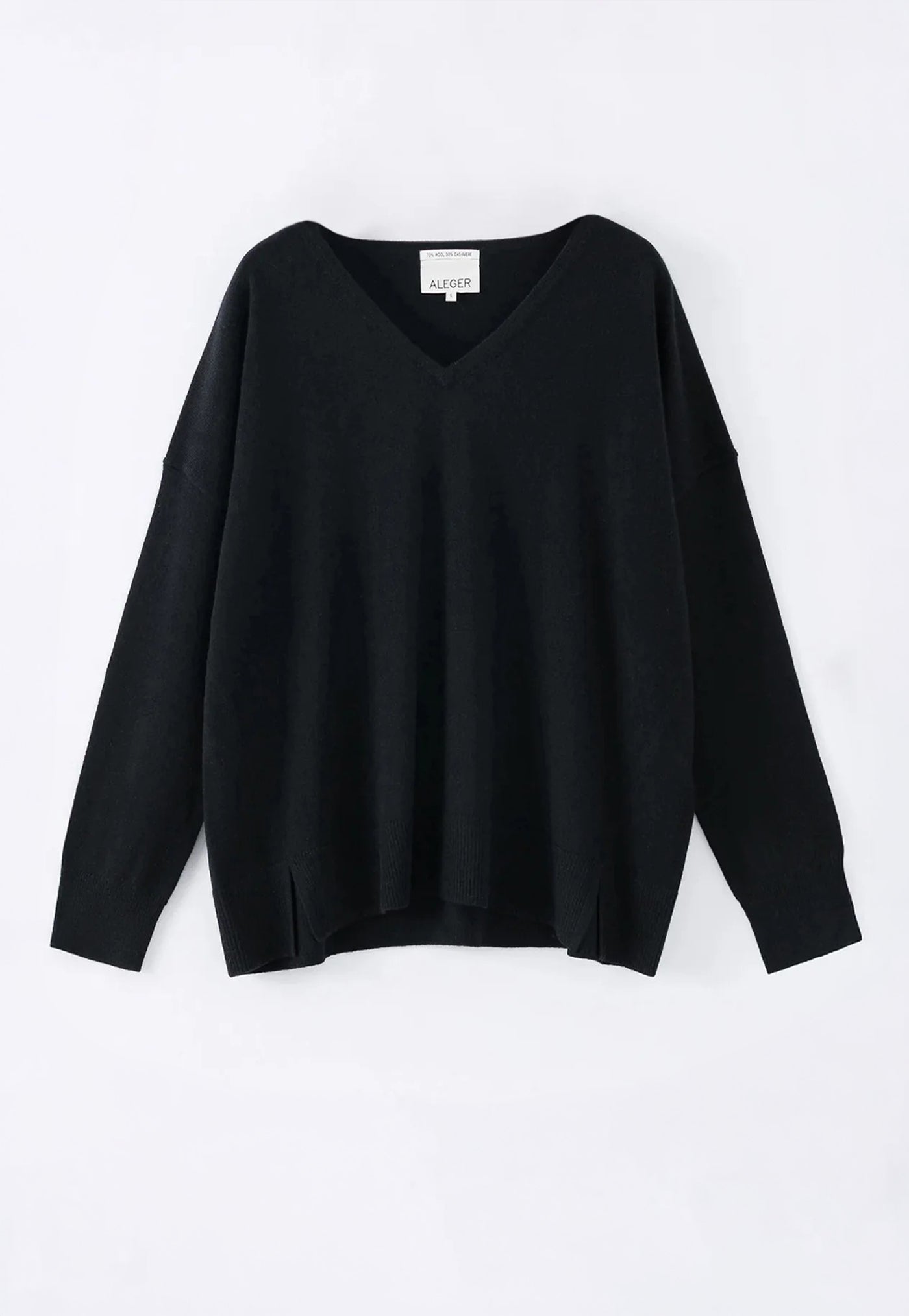N.103 Classic V-Neck - Black