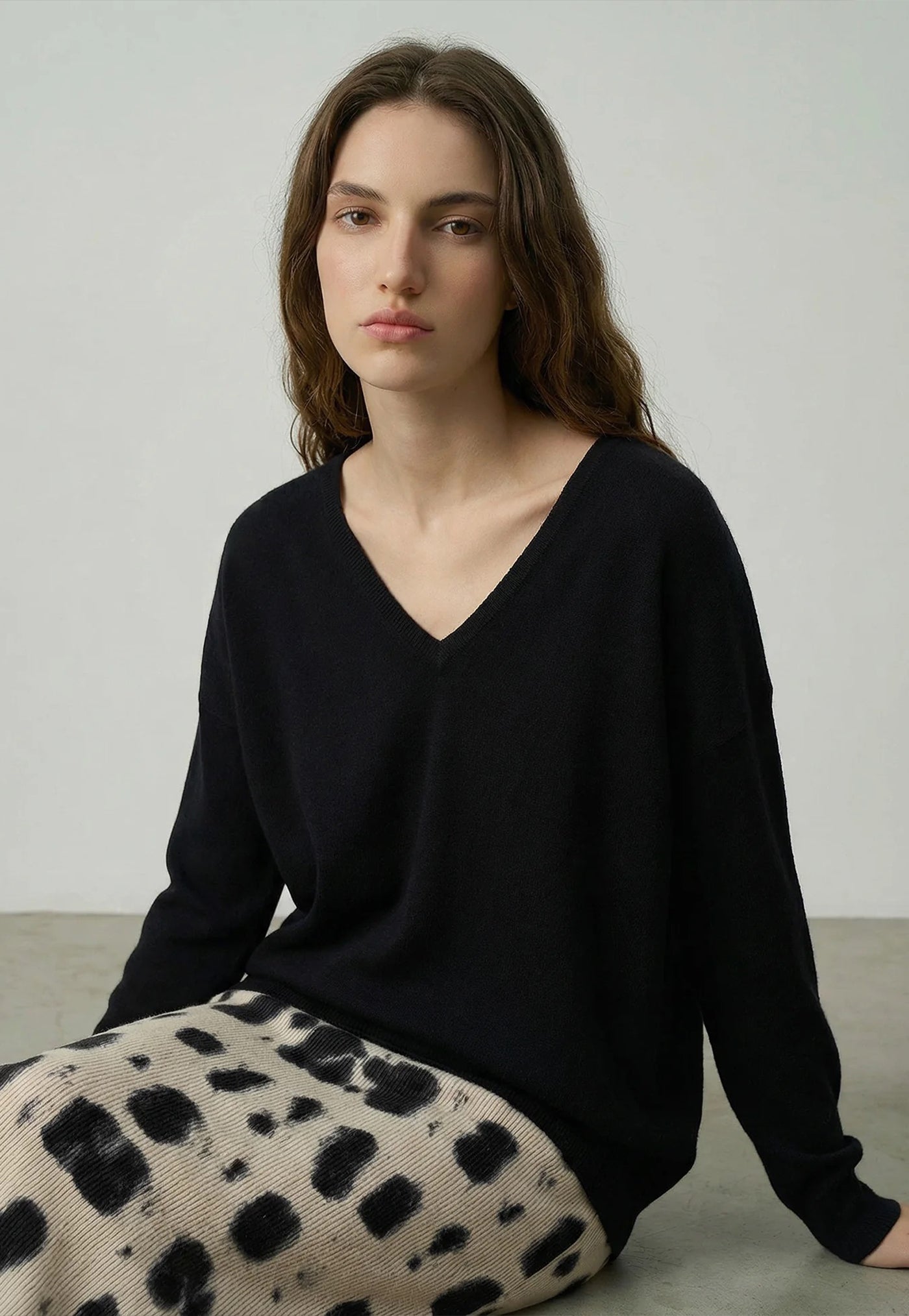 N.103 Classic V-Neck - Black