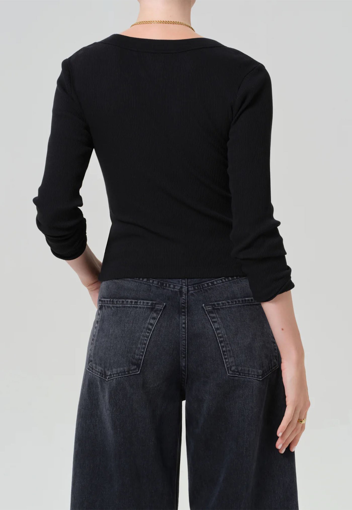 Varra Henley - Black