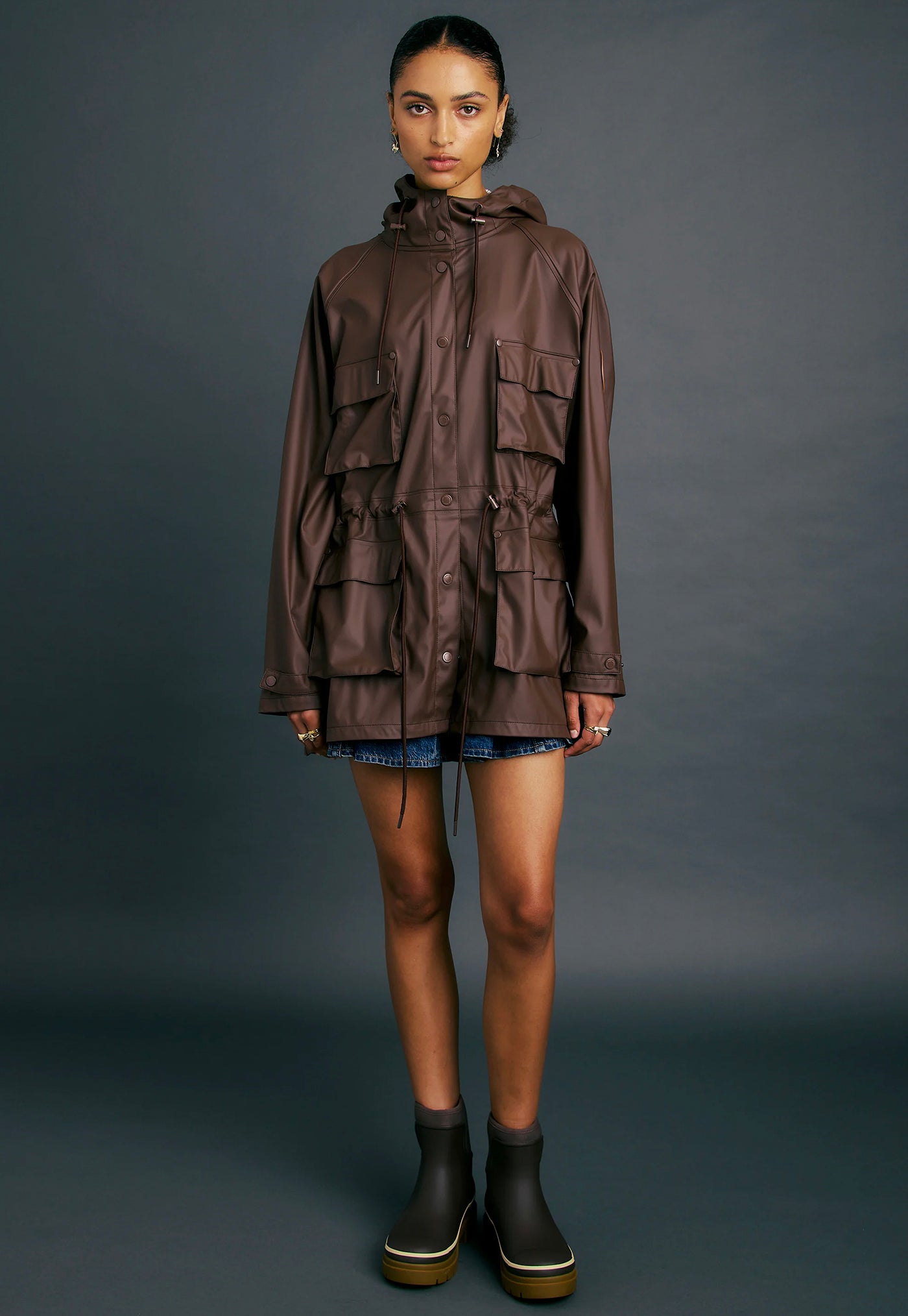 Excursion Raincoat - Chocolate
