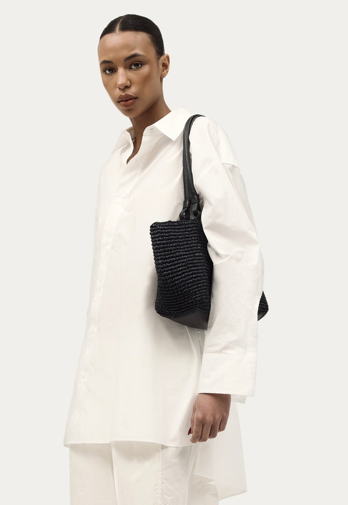 Medium Bandit Tote - Black Raffia