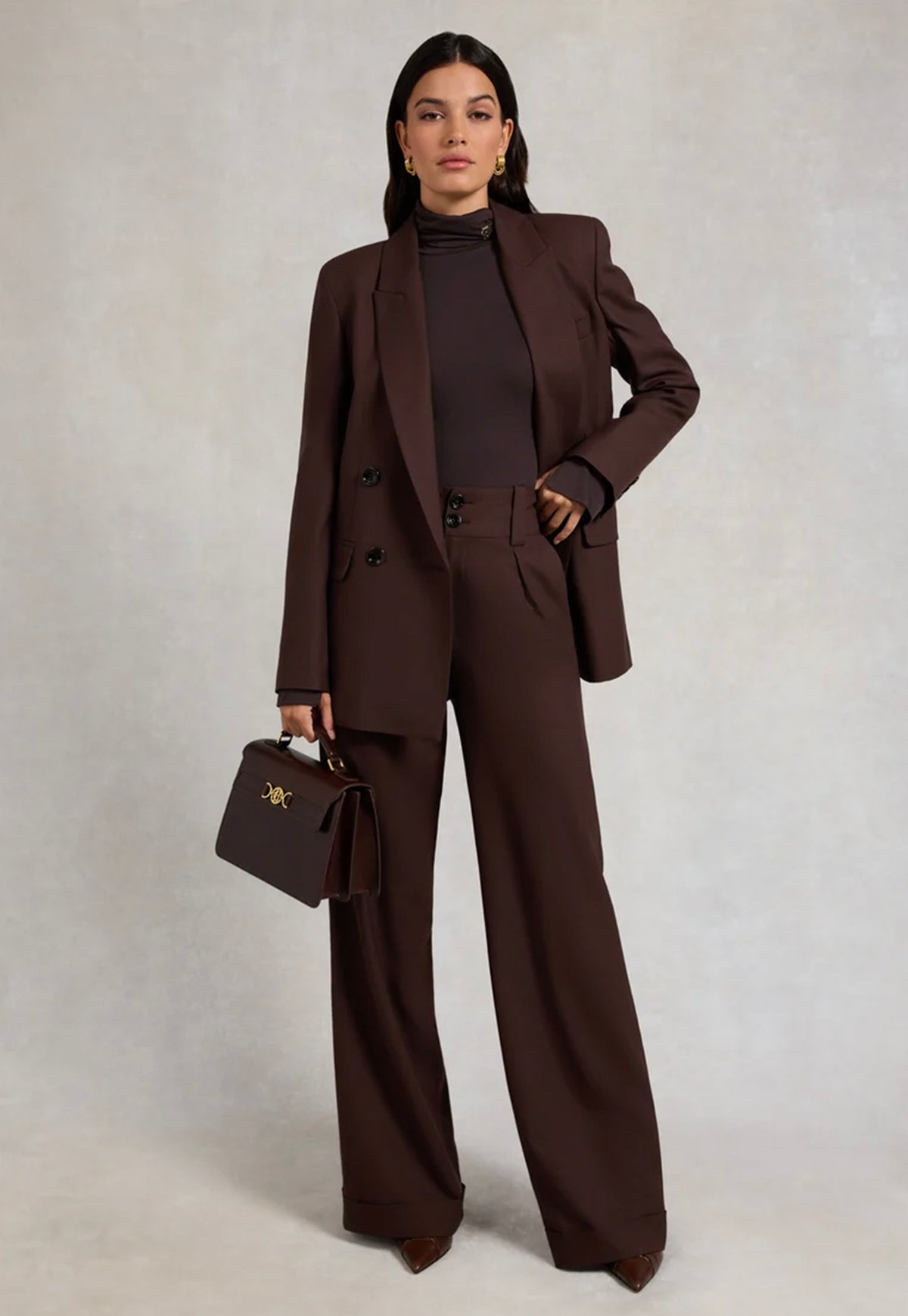 Holland Cooper High Waisted Wide Leg Trouser in Walnut Twill, featuring a high-rise waistband, wide-leg silhouette and signature gold HC hardware.